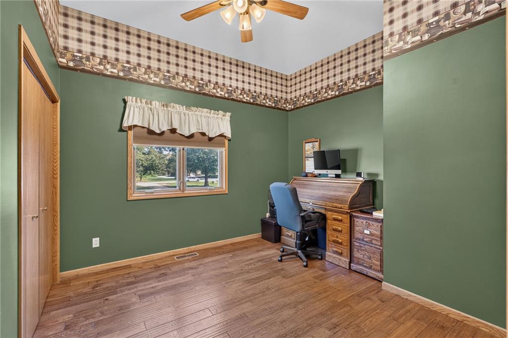 1185 E 1067 Road Property Photo 25