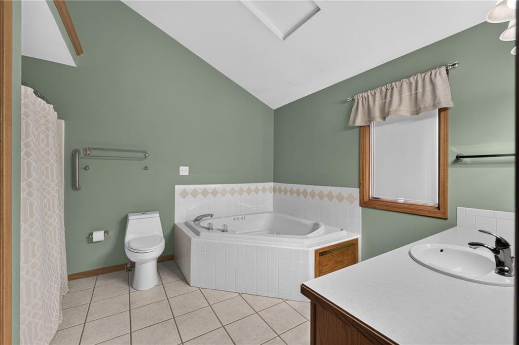 1185 E 1067 Road Property Photo 31
