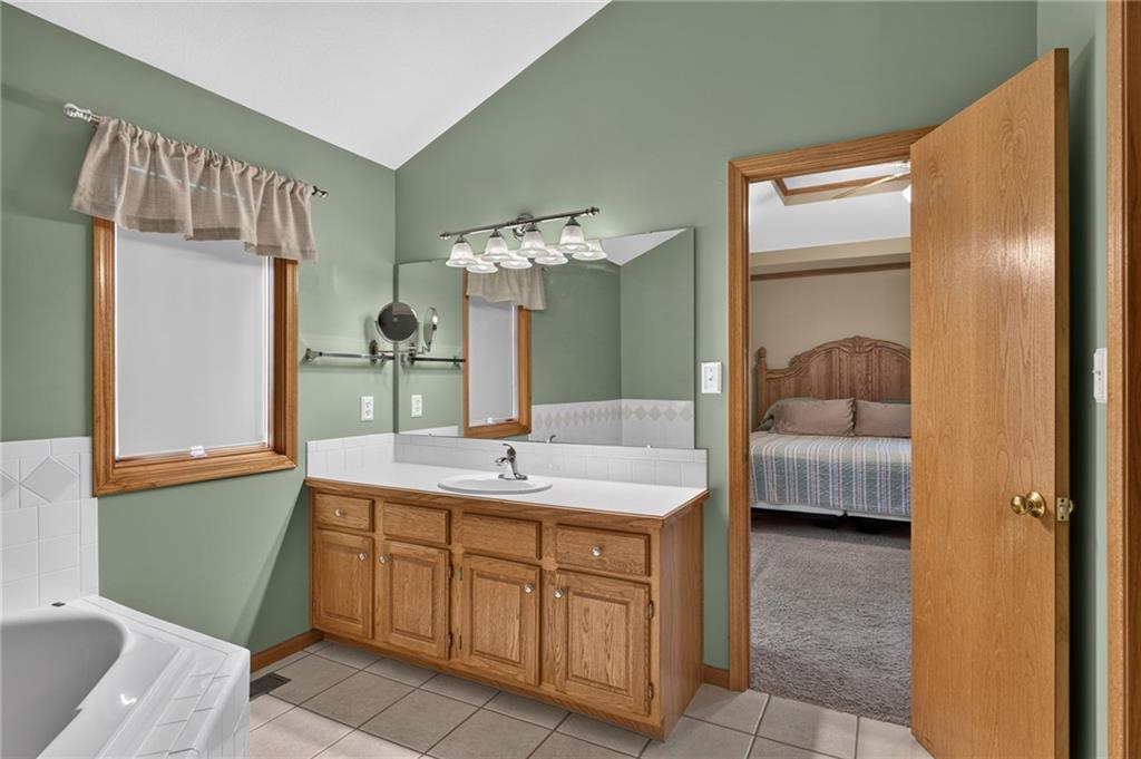 1185 E 1067 Road Property Photo 32
