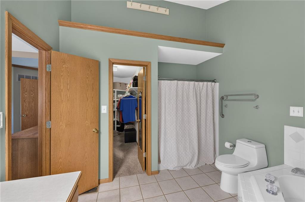 1185 E 1067 Road Property Photo 34