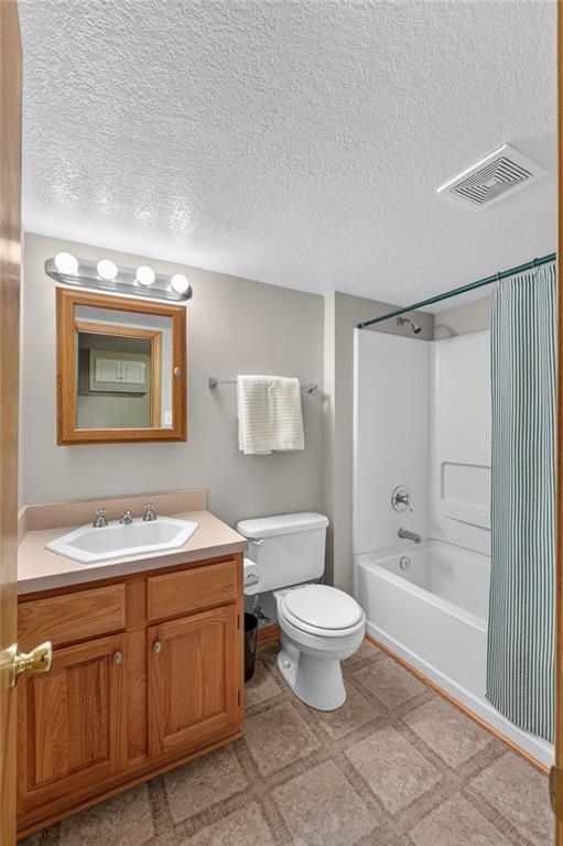 1185 E 1067 Road Property Photo 38