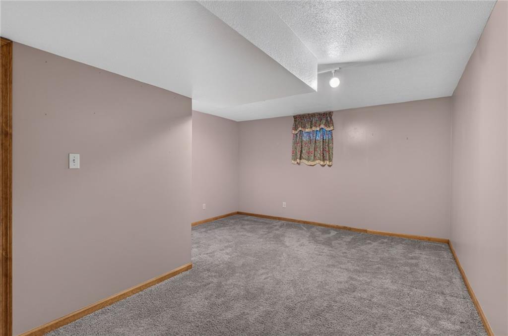 1185 E 1067 Road Property Photo 40