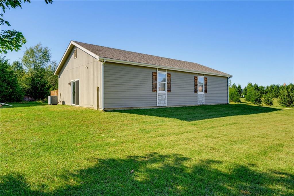 1185 E 1067 Road Property Photo 46