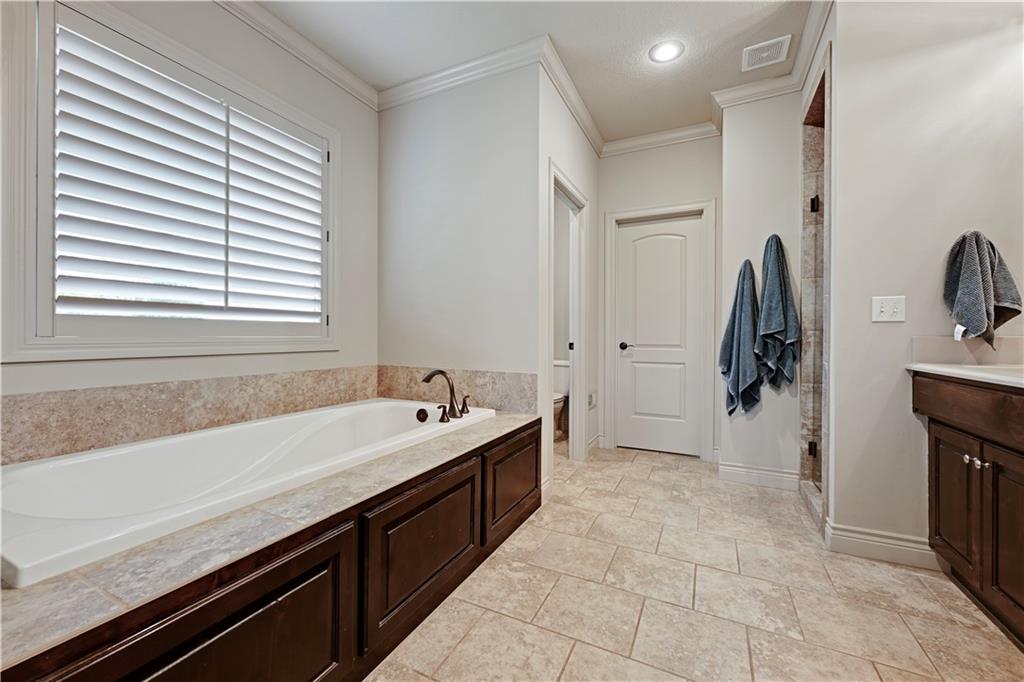 20104 W 90th Street Property Photo 18