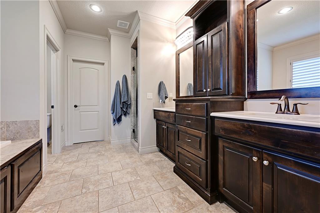 20104 W 90th Street Property Photo 19