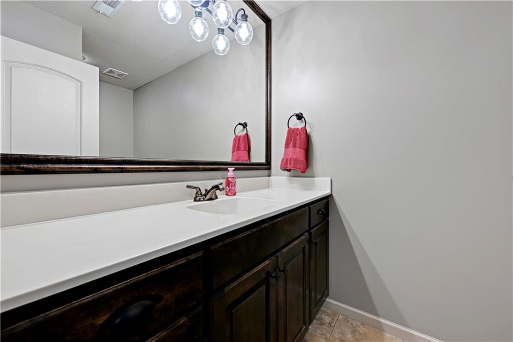 20104 W 90th Street Property Photo 28