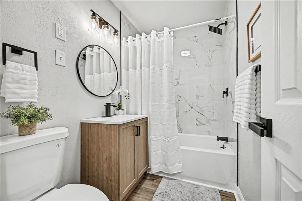 102 O E Avenue Property Photo 11