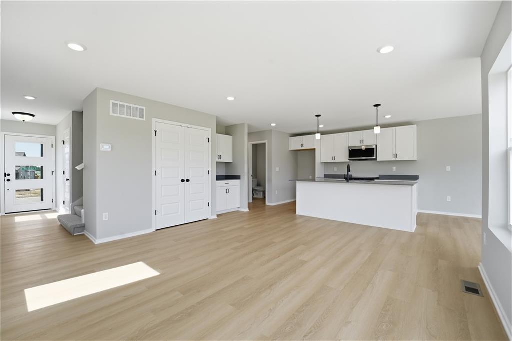 1309 Se Windbreak Drive Property Photo 8