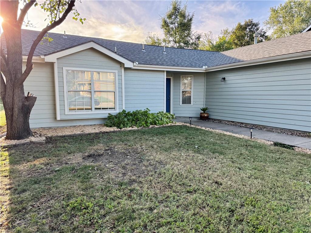 2717 Wildflower Drive Property Photo 3