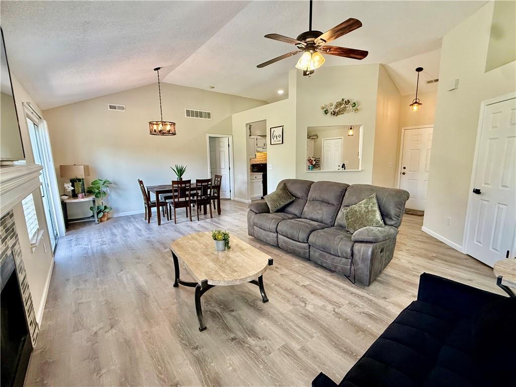 2717 Wildflower Drive Property Photo 8
