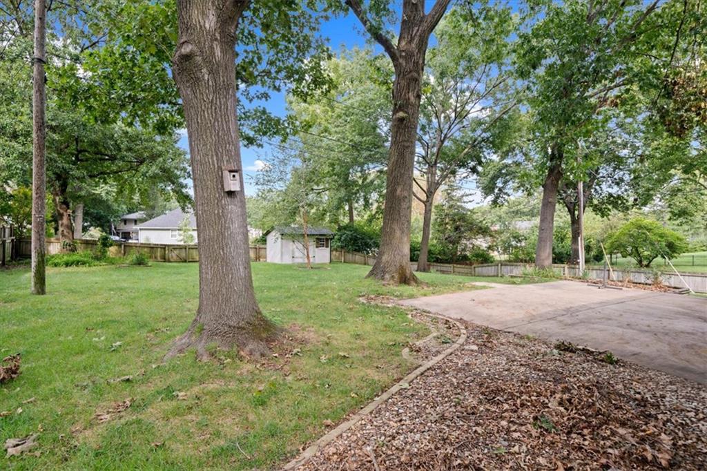 10616 Oak Street Property Photo 2