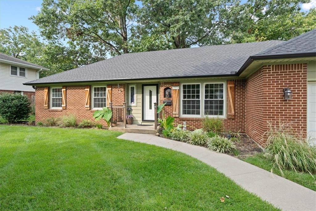10616 Oak Street Property Photo 3