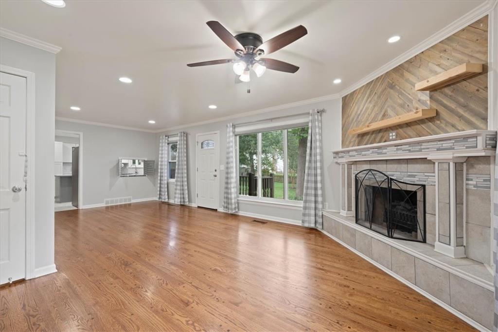 10616 Oak Street Property Photo 12