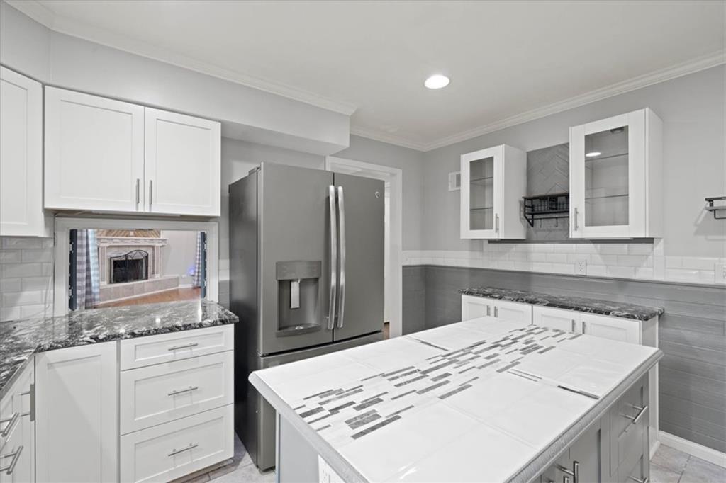 10616 Oak Street Property Photo 16