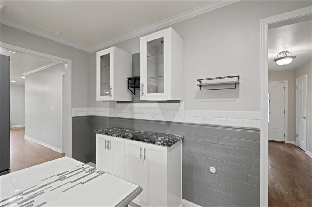 10616 Oak Street Property Photo 18