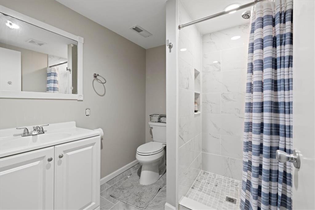 10616 Oak Street Property Photo 29