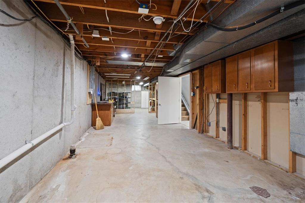 10616 Oak Street Property Photo 32