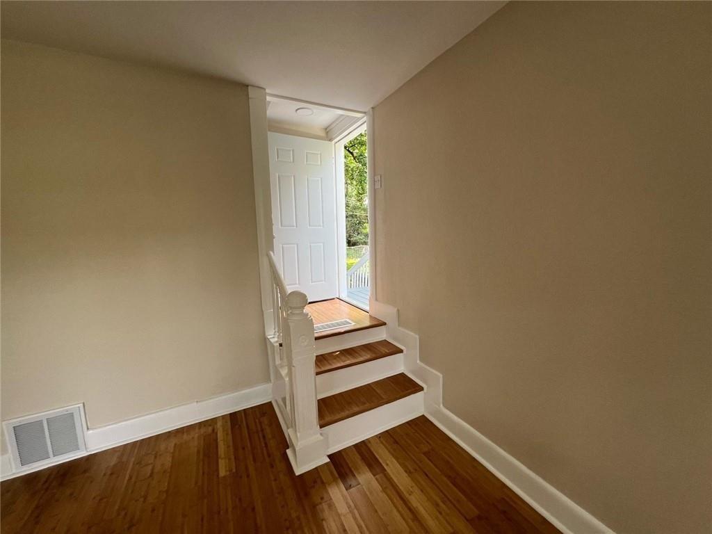 2722 Seneca Street Property Photo 3