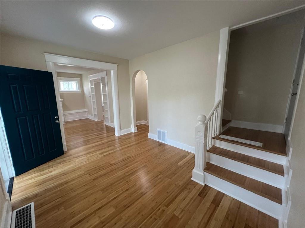 2722 Seneca Street Property Photo 4