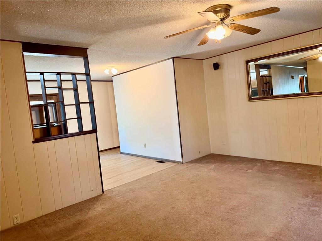 2403 College Lane Property Photo 4