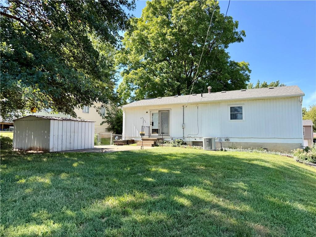 2403 College Lane Property Photo 18