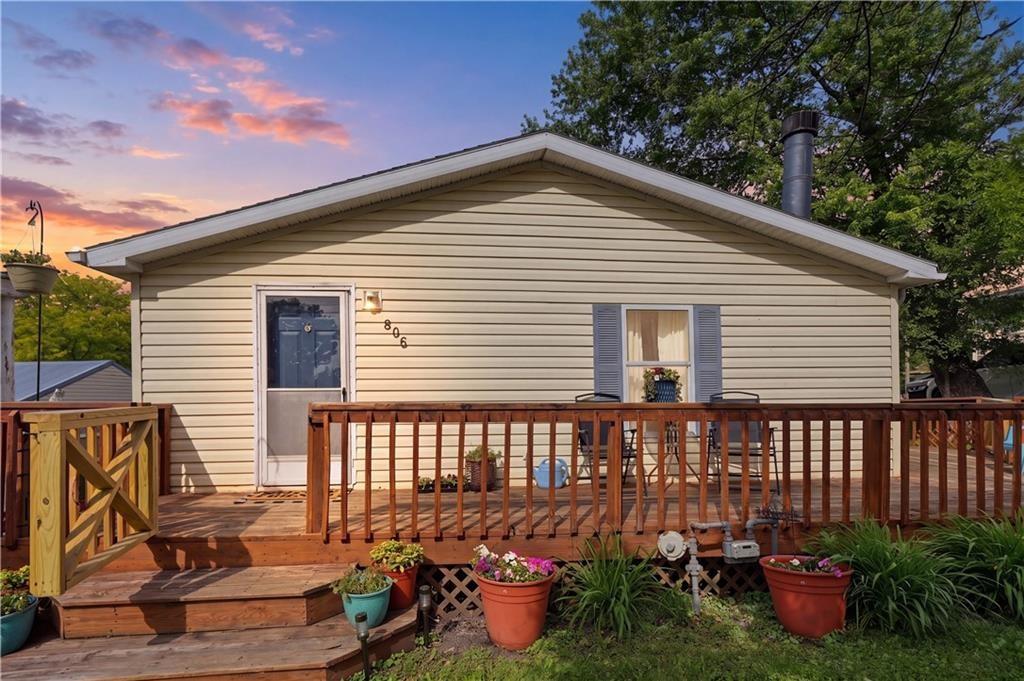 806 West Street Property Photo 1