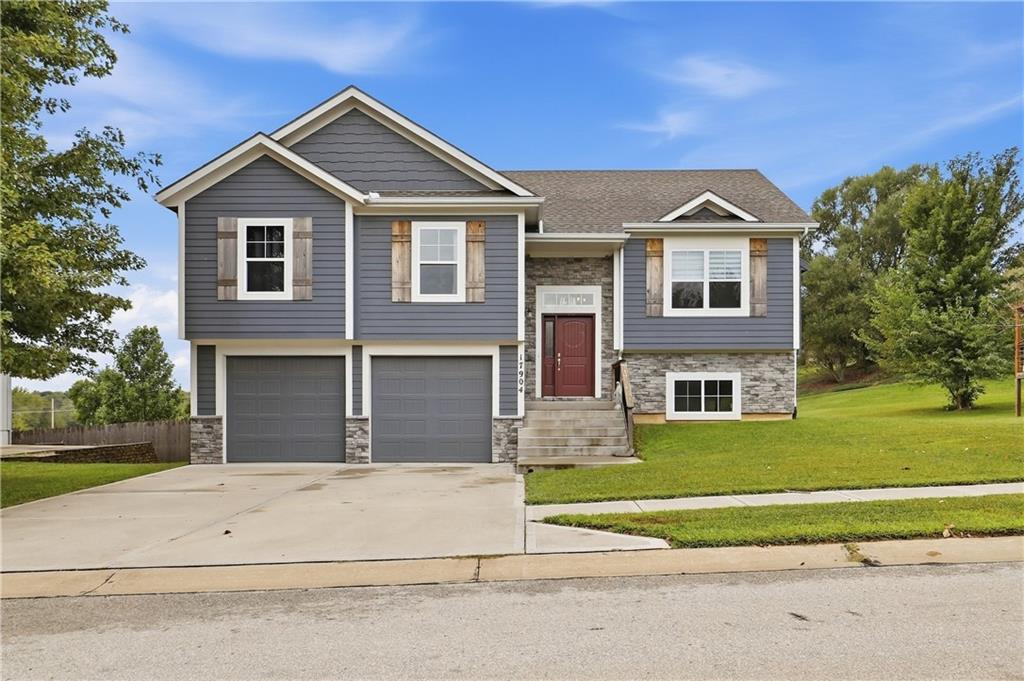 17904 Sunset Drive Property Photo 1