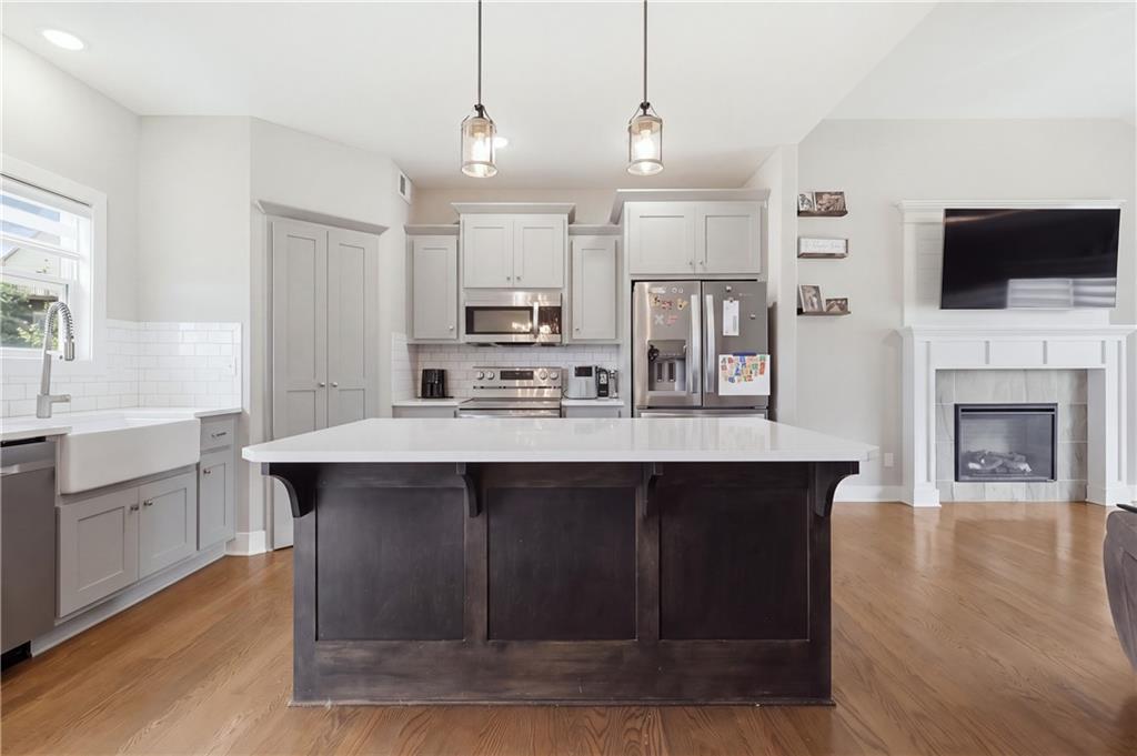 17904 Sunset Drive Property Photo 8