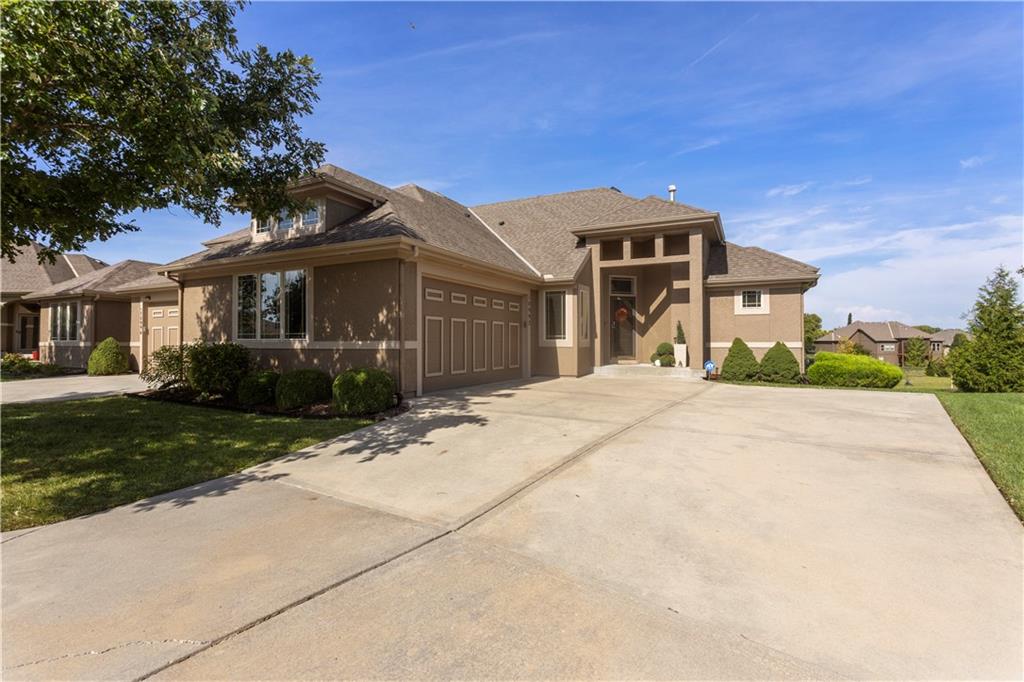 10992 S Parish Street Property Photo 2