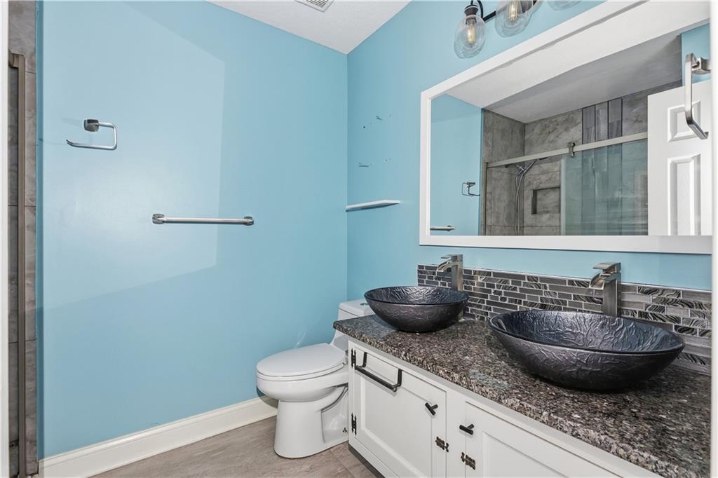 1604 S 105th Street Property Photo 11