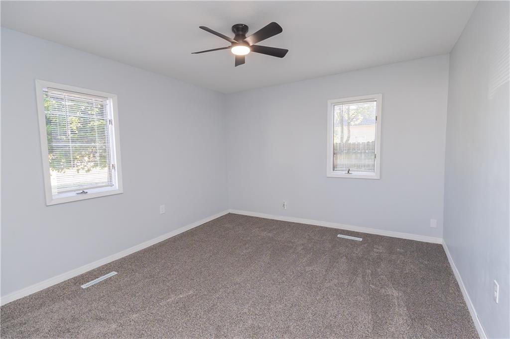 201 E 4th Street Property Photo 6