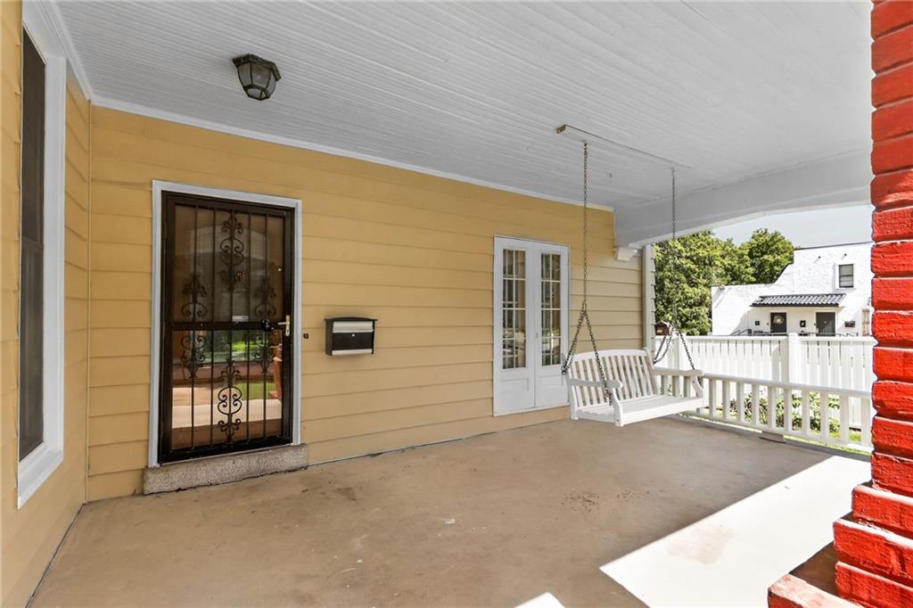610 W Maple Avenue Property Photo 3