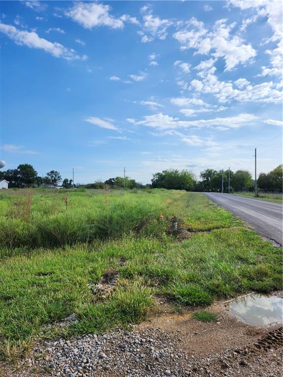 18 Short Drive Property Photo 4