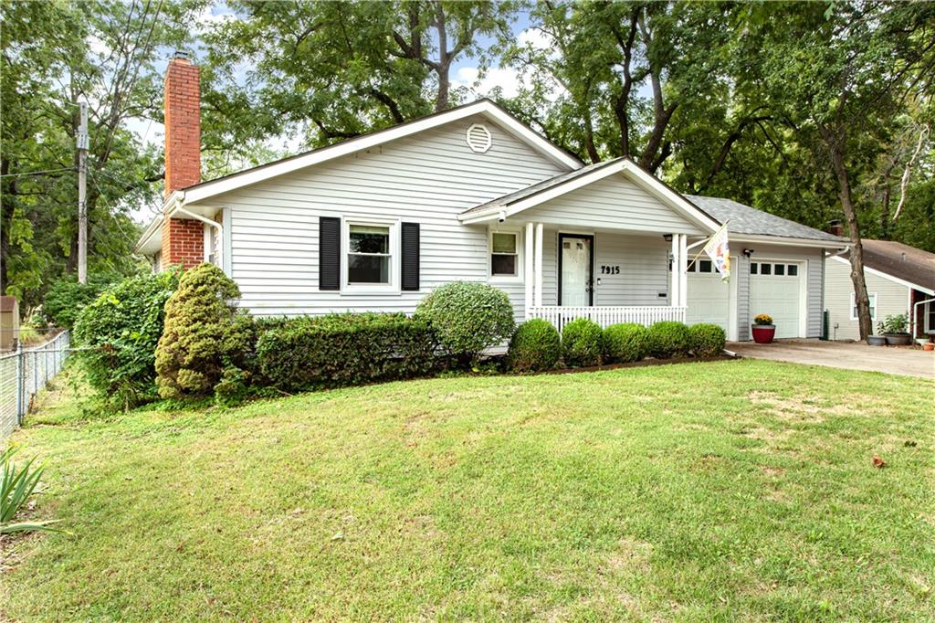 7915 W 77th Street Property Photo 2