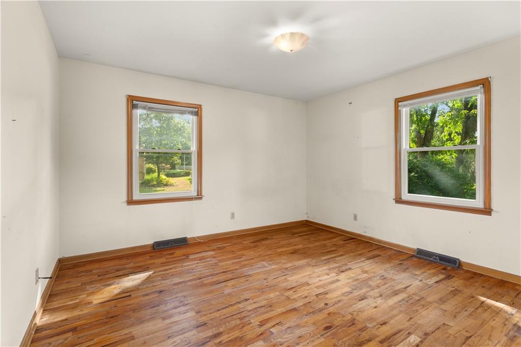 7915 W 77th Street Property Photo 16