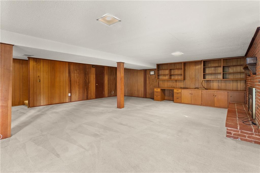 7915 W 77th Street Property Photo 20
