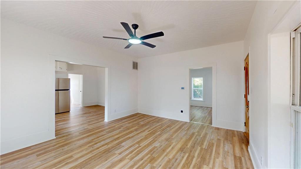 609 W Lee Street Property Photo 3
