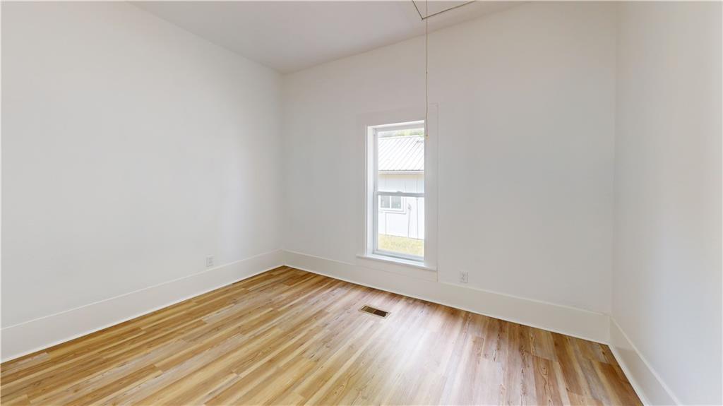 609 W Lee Street Property Photo 7