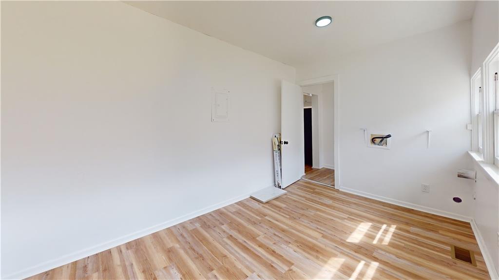 609 W Lee Street Property Photo 10
