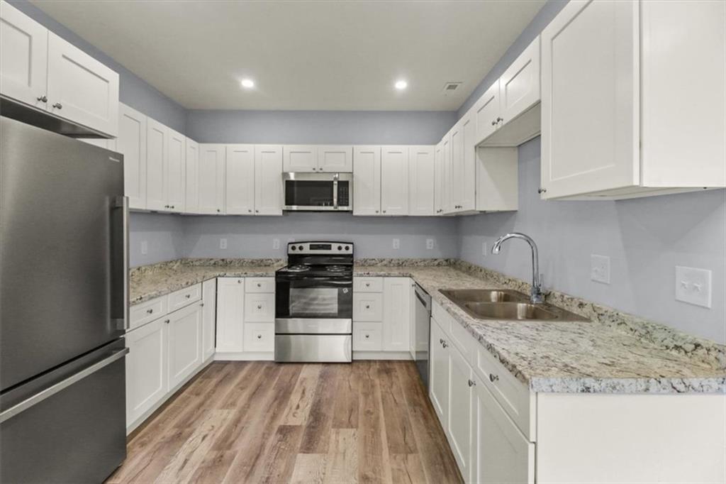 1109 Kings Highway Property Photo 4