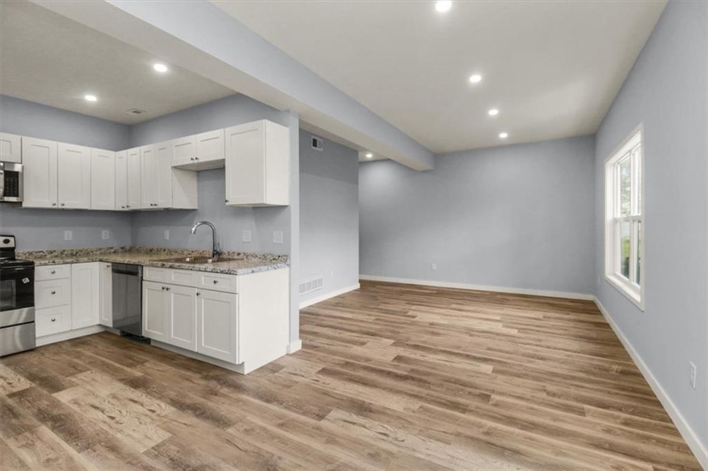 1109 Kings Highway Property Photo 6