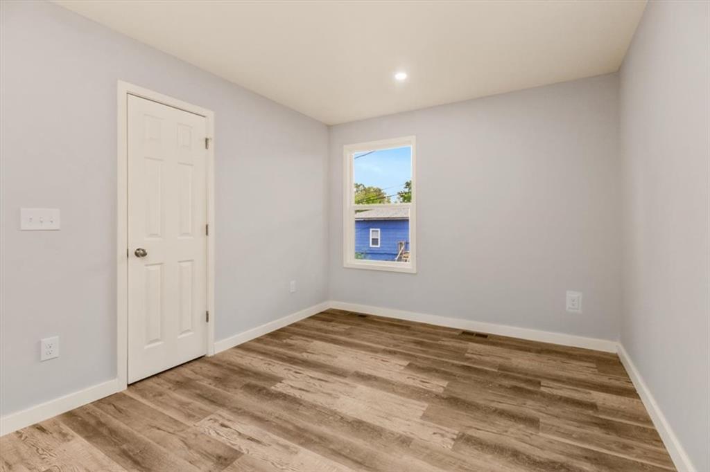 1109 Kings Highway Property Photo 21