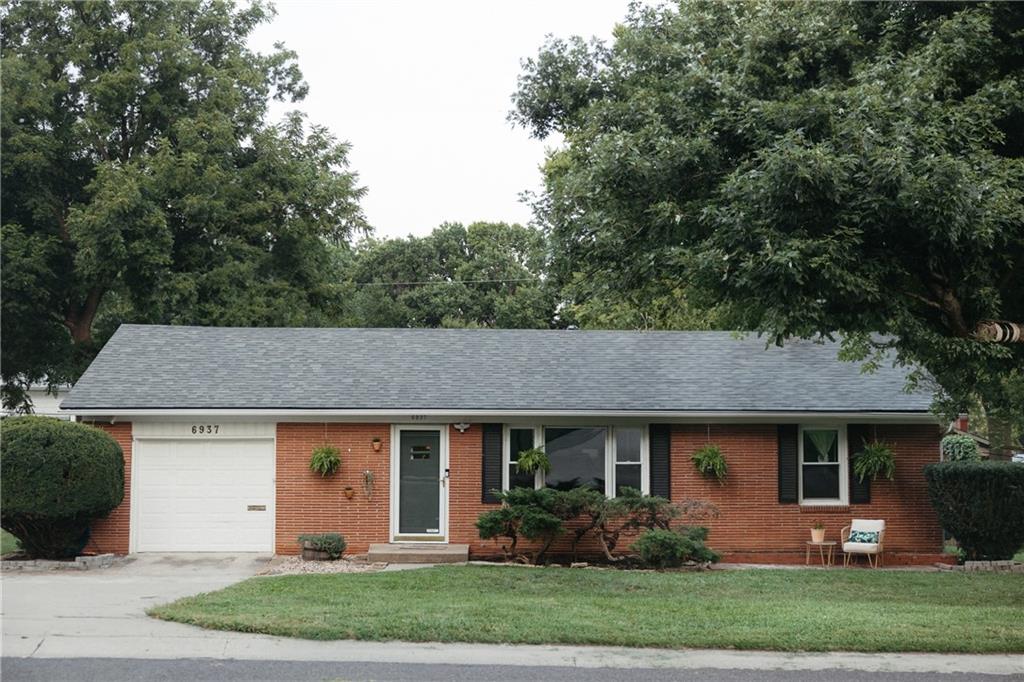 6937 Walmer Street Property Photo 1