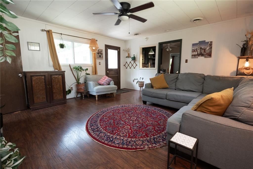 6937 Walmer Street Property Photo 4