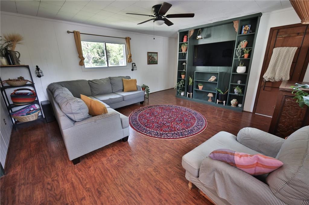 6937 Walmer Street Property Photo 5