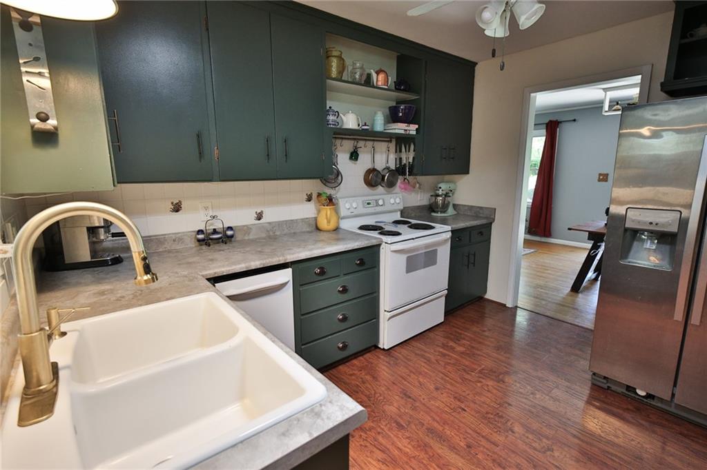 6937 Walmer Street Property Photo 11