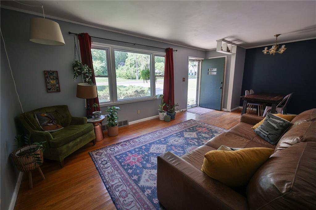 6937 Walmer Street Property Photo 12