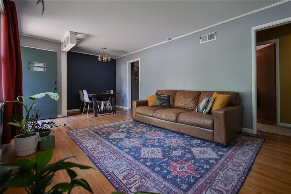 6937 Walmer Street Property Photo 13