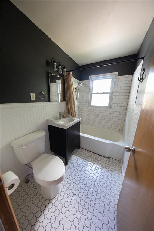 6937 Walmer Street Property Photo 23