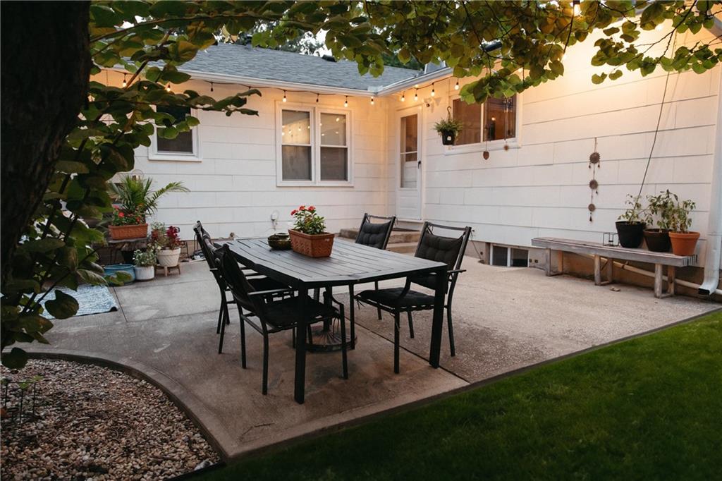 6937 Walmer Street Property Photo 32